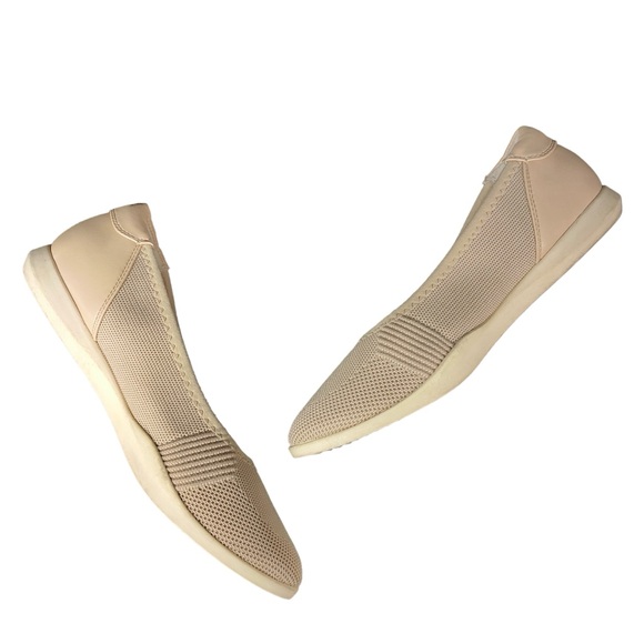 Cliffs by White Mountain Size 7M Beige Pavlina Women's Comfort Flats - Picture 2 of 6